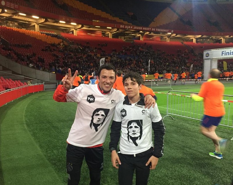 Eric Ogăraru, fiul fotbalistului George Ogăraru, urcă pe scena X Factor 2025. Tatăl său îl susține din culise. „Mă bucur să îi fiu alături”
