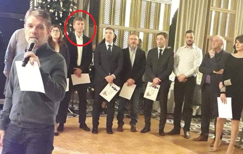 La bilanțul de final de 2019 al PNL Brașov, Scripcaru și Veștea l-au premiat pe colegul de partid Dragomir, președintele de la Corona care a băgat clubul în scandalul de dopaj!