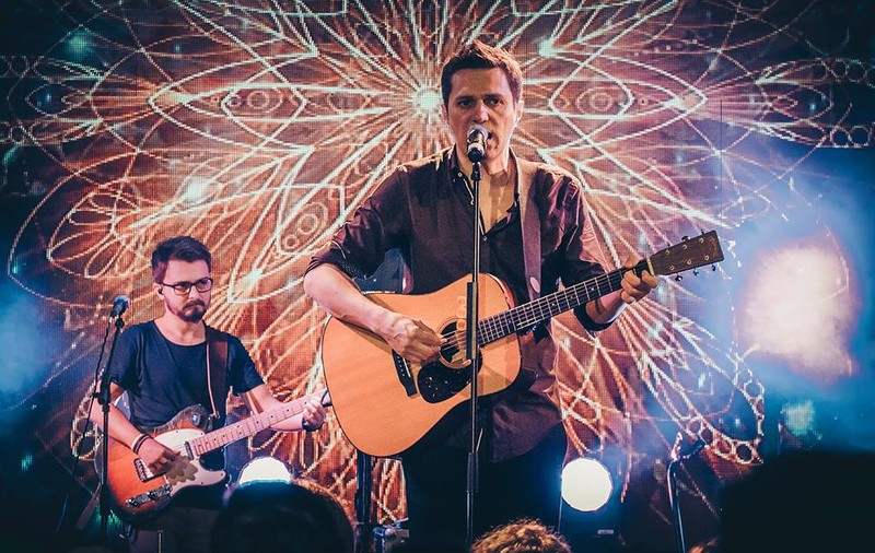 Dan Byron va susține un concert acustic la Clubul Țăranului