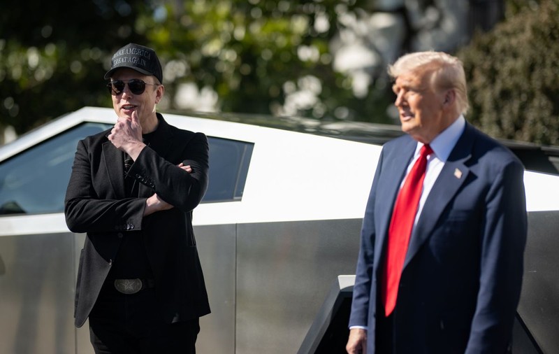 Musk și-a compromis banii colaborând cu Trump. Averea record de 486 de miliarde de dolari din decembrie 2024 s-a redus la „doar” 335 de miliarde de dolari