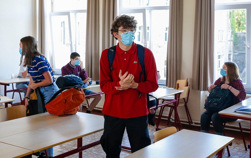 “Profesorii de biologie evitau să ne vorbească și despre organele sexuale”. Mai puțin de 5% dintre elevii din România au beneficiat de educație sexuală în școală