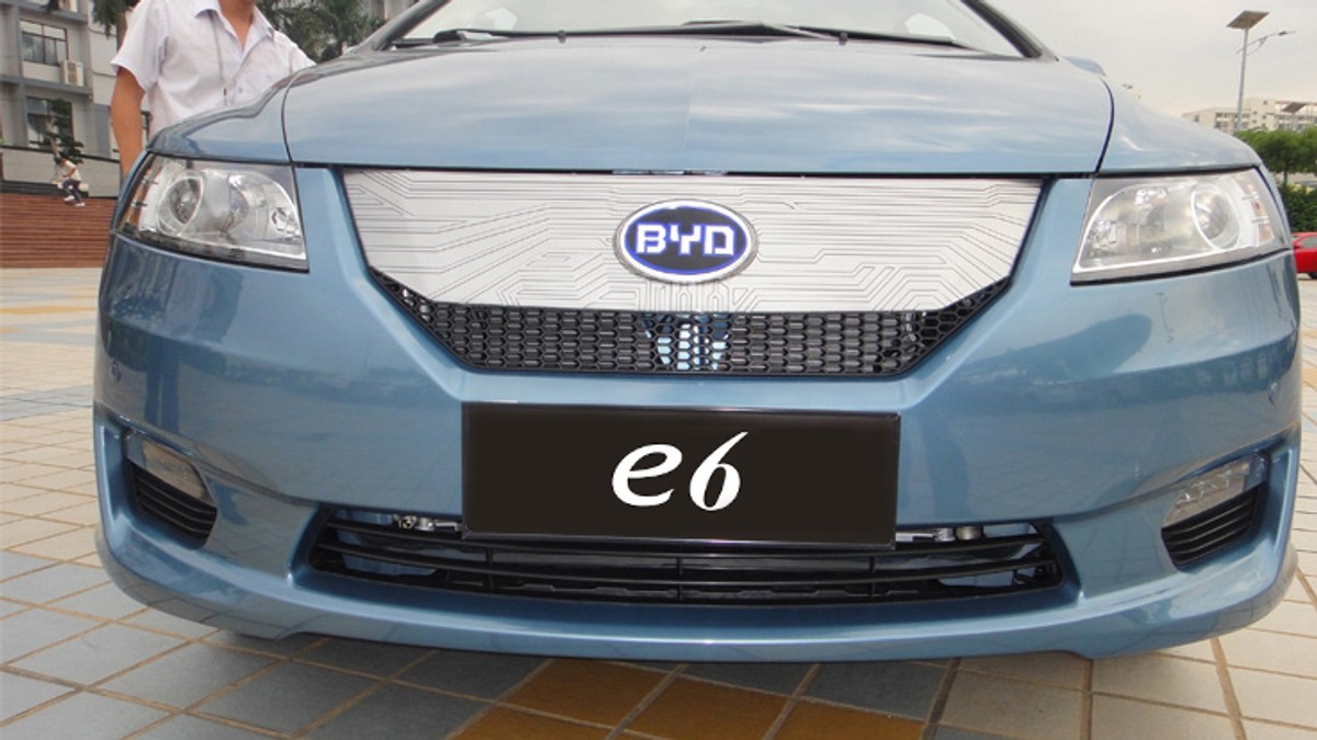 China obligă producătorii auto ca minimum 10% din vânzările totale să fie autoturisme electrice. Mașina electrică BYD E6