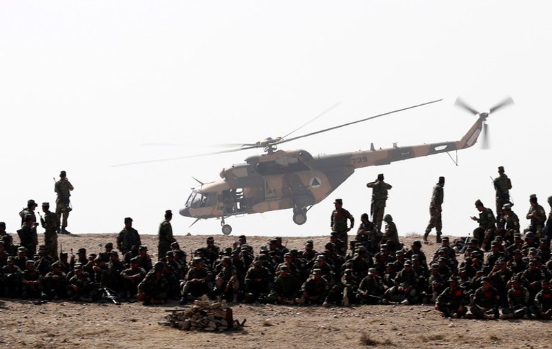 Peste 100 de elicoptere militare produse de Rusia, acum sub controlul talibanilor