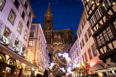 Le célčbre Marché de Noël de Strasbourg, France, le 26 novembre 2021, a ouvert malgré les contraintes sanitaires. © Elyxandro Cegarra/Panoramic/Bestimage Christmas market in Strasbourg, France, on November 26, 2021.,Image: 645259211, License: Rights-managed, Restrictions: , Model Release: no, Credit line: Profimedia