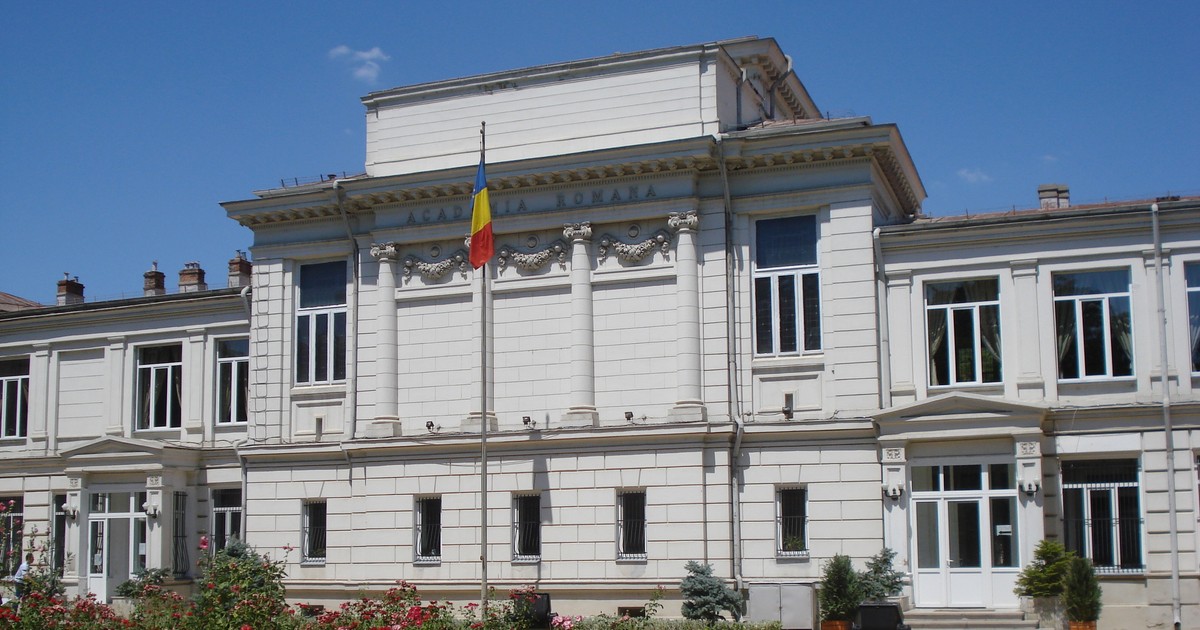 Academia Română a dăruit tablete copiilor olimpici defavorizați, de 1 iunie