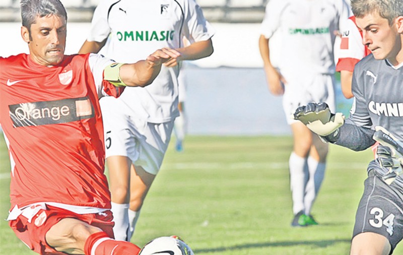Dinamo a câştigat clar în Regie şi continuă seria invincibilă