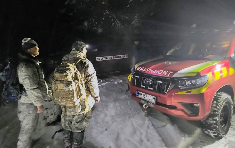 „Mai bine mor în munți decât pe front”: Victor, un taximetrist ucrainean, a traversat singur Carpații spre România, ca să fugă de război