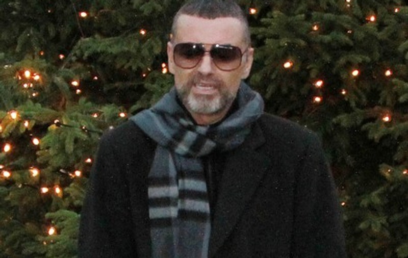 Primele fotografii cu George Michael de când a ieșit din spital! FOTO