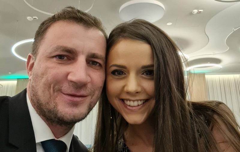 Cum se descurcă Marian Godină în rolul de tată. A încurcat mănușile Mariei cu șosetele: „Am rămas singur acasă cu fetița mea”