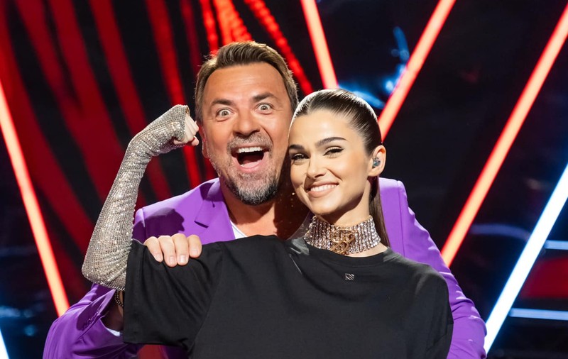 Theo Rose a dat de belea de când face pereche cu Horia Brenciu la „Vocea României”: „Oare o fi gelos?”