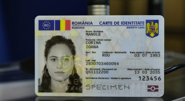 Noua carte de identitate, prezentată de MAI. FOTO: Vlad Chirea