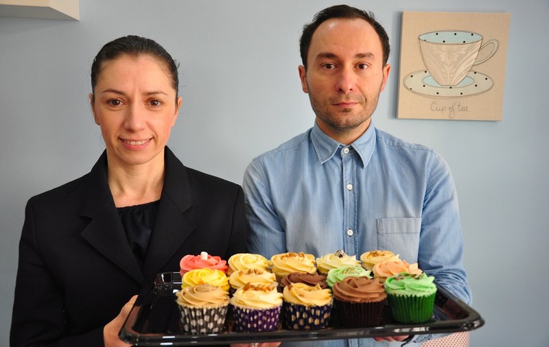EXCLUSIV/Povestea din spatele savarinelor românești care au devenit ”virale” în Anglia. Soții Badea și-au investit toate economiile în mica lor afacere!