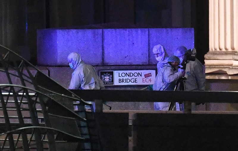 Cine sunt eroii de pe London Bridge. Poveștile bărbaților care l-au oprit pe teroristul ce a înjunghiat mai multe persoane