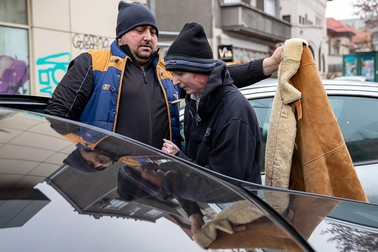 Cătălin a fost alături de Mihaela pe tot parcursul recuperării și a drumurilor în Viena, cât și în țară .