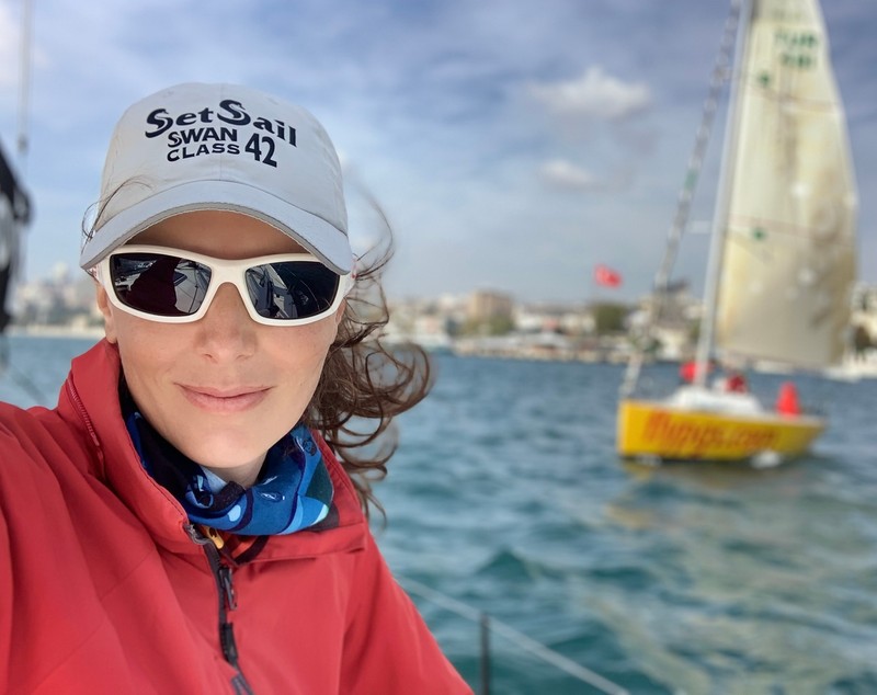 Corina Cobianu Drugan merge „la birou” pe iaht. Cum a ajuns skipper, instructor și campioană națională: „Realizezi cât de puțin îți trebuie ca să fii fericit”