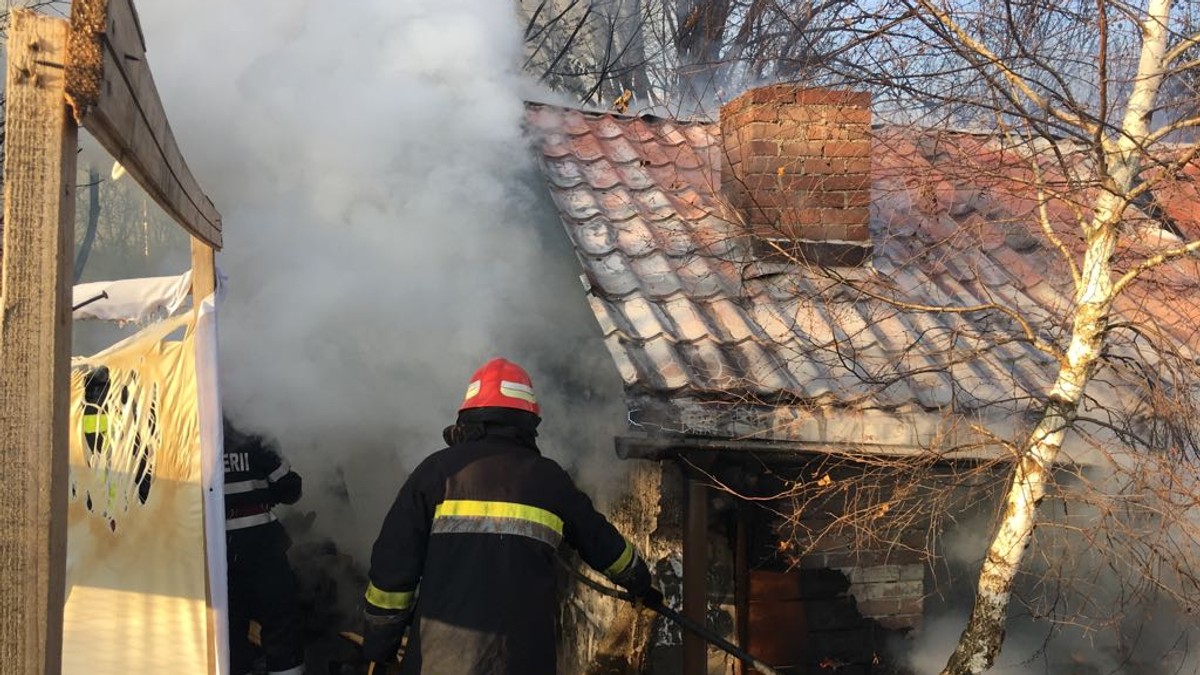 Sezonul rece e tot mai aproape, iar coșurile de fum defecte sau necurățate pot provoca adevărate tragedii. Pompierii atrag atenția românilor asupra acestor cauze