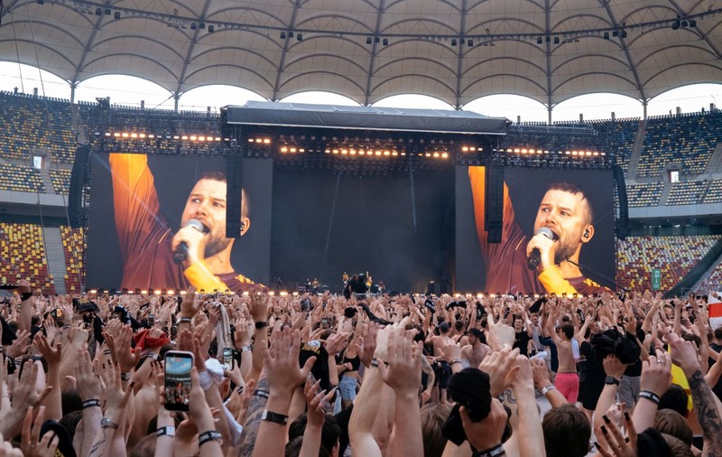 Imagini false cu „dezastrul” de după concertul lui Max Korzh pe Arena Națională din București, distribuite pe rețelele de socializare