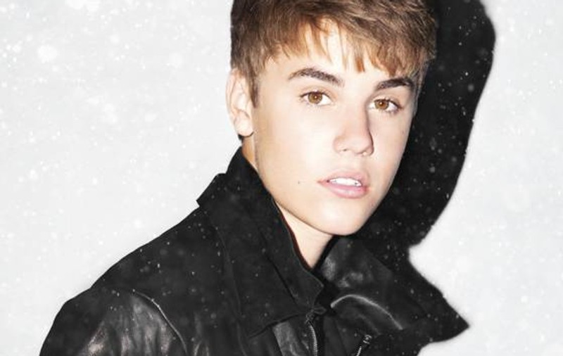 Justin Bieber lansează primul său album de Crăciun