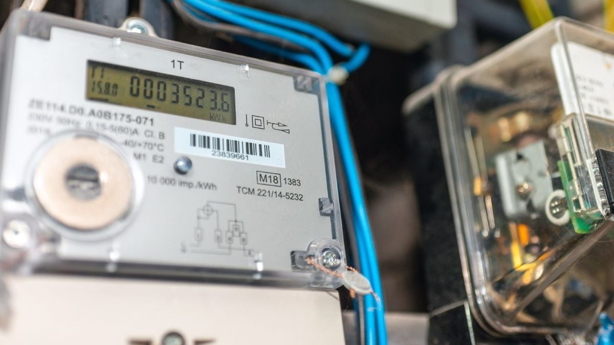 Contor de energie electrică, digital, care arată un index pe un display