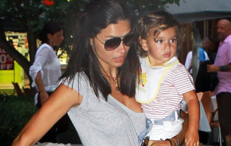 La nici 2 ani, fiica modelului Adriana Lima vorbeşte 3 limbi străine