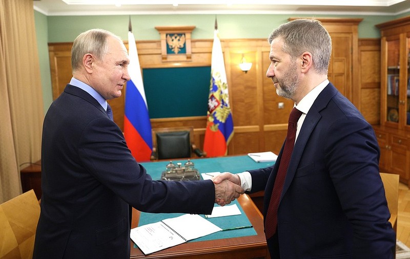 „Ești sau nu ești tu?”. Vladimir Putin se plânge că vechii prieteni și colegi „nu-l mai recunosc”, pe fondul zvonurilor despre dublurile sale | VIDEO