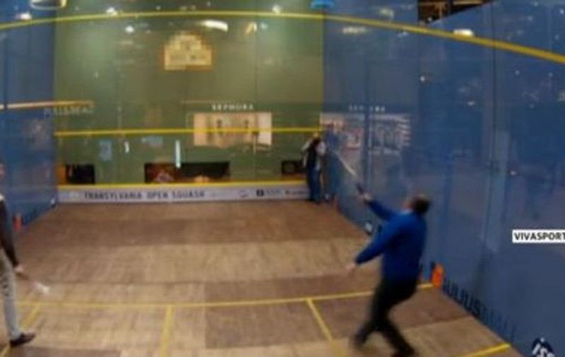 Emil Boc a dat-o pe squash. Uite-l în acţiune pe fostul premier | VIDEO