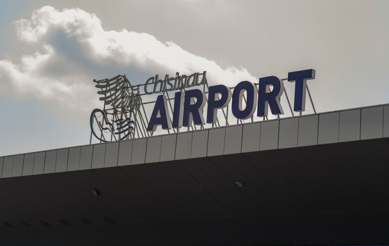 Controale înăsprite la frontierele Republicii Moldova. Patru bărbați cu acte false, prinși pe aeroport