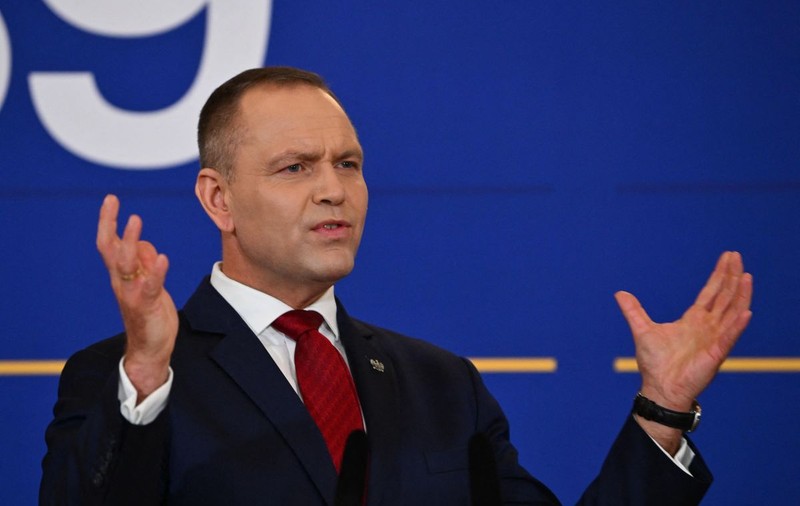 Președintele Poloniei, Karol Nawrocki, a adoptat un urs din România: „Faceți cunoștință cu Batyr”