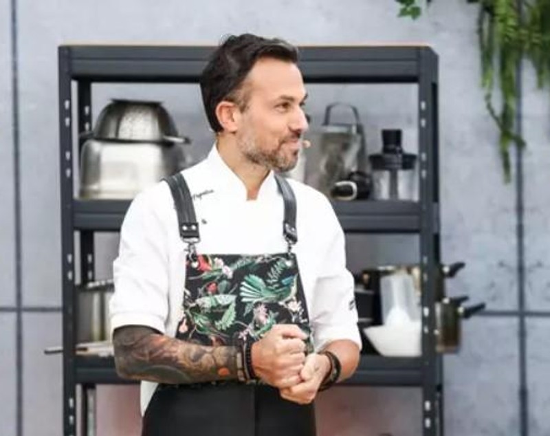 Cine este Ștefan Popescu, jurat la „Chefi la cuțite”. Ce studii are, de fapt, bucătarul de la Antena 1