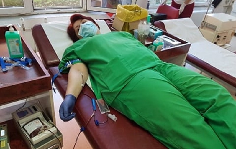 O infirmieră din Arad a donat de patru ori plasmă pentru tratarea pacienților infectați cu COVID-19