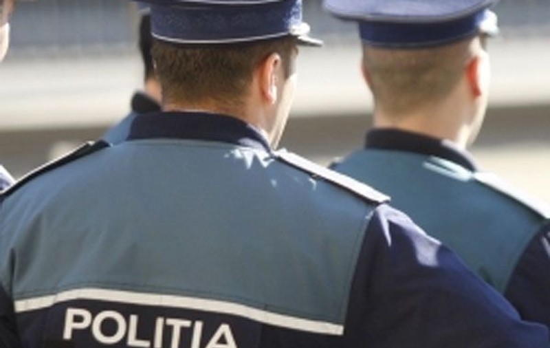 Polițist din Bistrița, prins în flagrant luând mită. Promisese rezolvarea favorabilă a unui dosar penal