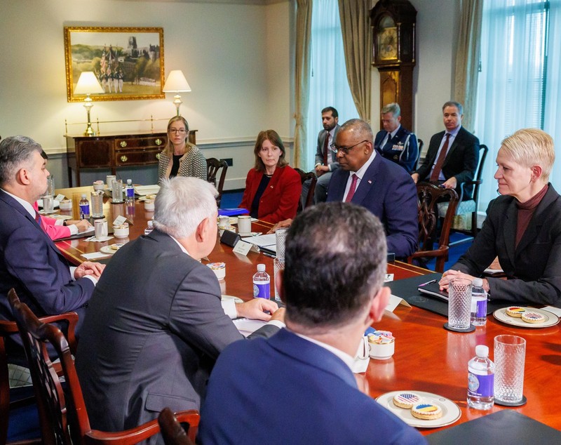 Marcel Ciolacu s-a întâlnit cu Lloyd Austin, secretarul american al Apărării, la Washington. Despre ce au discutat