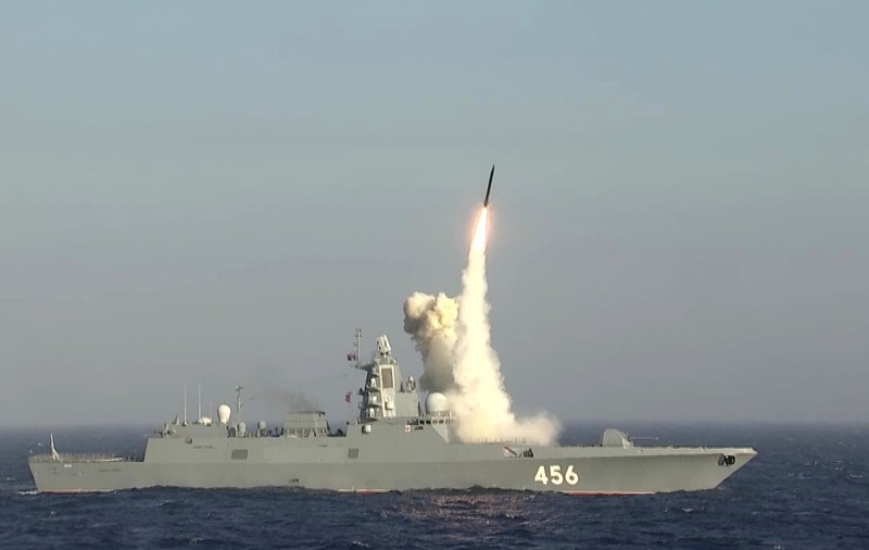 Rusia susține exerciții în apropierea Marii Britanii cu o fregată dotată cu rachete hipersonice de ultimă generație