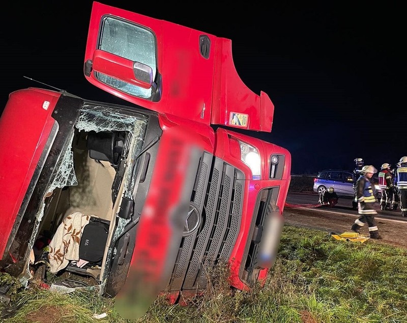 Un șofer român de TIR a salvat un coleg rămas încarcerat în cabină, în Germania: „E un miracol dacă oprește cineva să te ajute!”