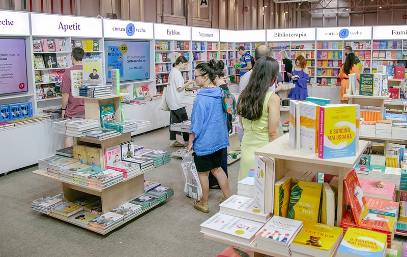 Ce cărți merită să cauți la Bookfest 2023. Recomandările făcute de cinci scriitori, critici de film și de literatură