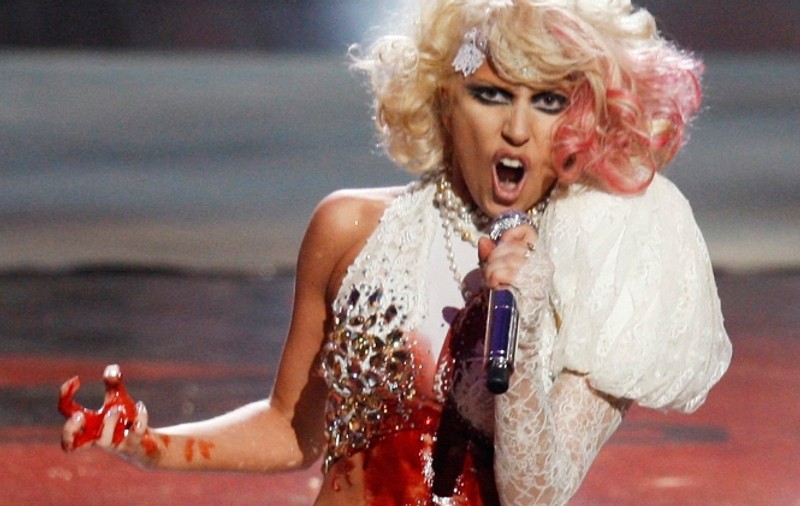 Lady Gaga, aproape s-o bată pe Britney Spears!