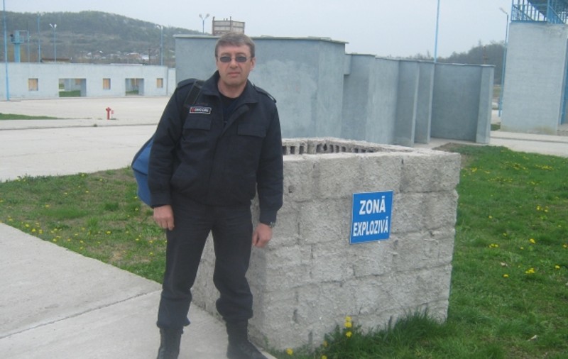 Nicolae Grigore e medicul care-i oblojeşte pe jandarmii din Afganistan
