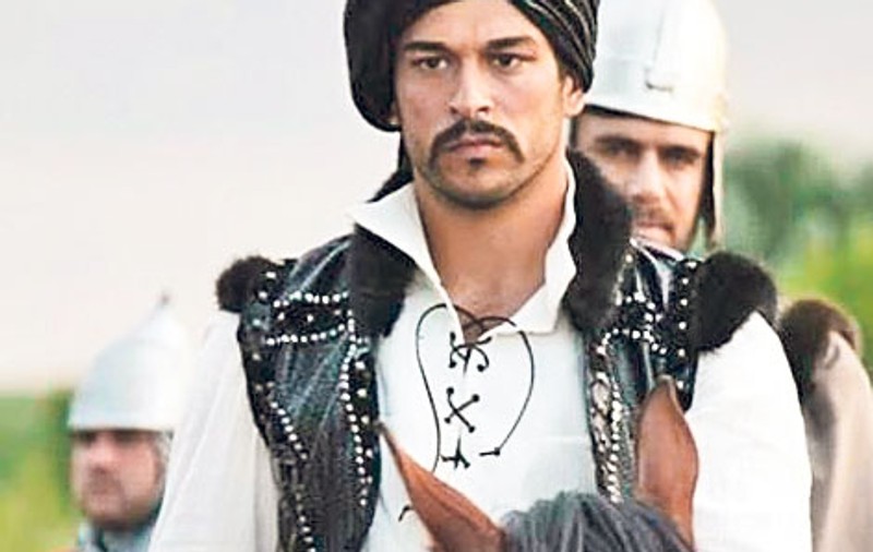 Andrei Coman de la Kanal D se uită şi el la celebrul serial turcesc: «Iubita mea a ochit un boier din “Suleyman”»