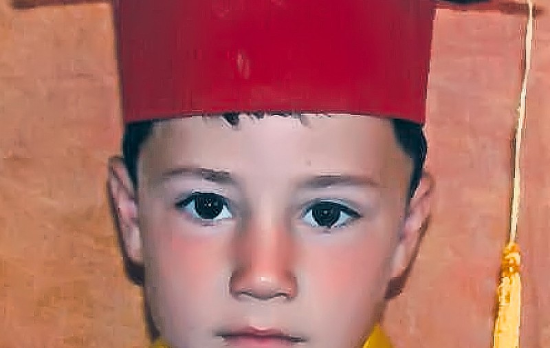 Să-i dăm lui Gabriel şansa la viaţă! Un băiat de 6 ani, lovit de o maşină, ar putea fi salvat printr-o operaţie în Italia