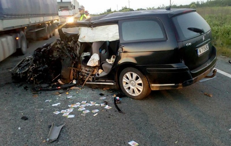 Accident grav la ieșirea din Lugoj. Două persoane și-au pierdut viața duminică dimineață