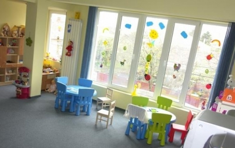 O educatoare de la o grădiniță din Oradea este acuzată de comportament agresiv față de copiii