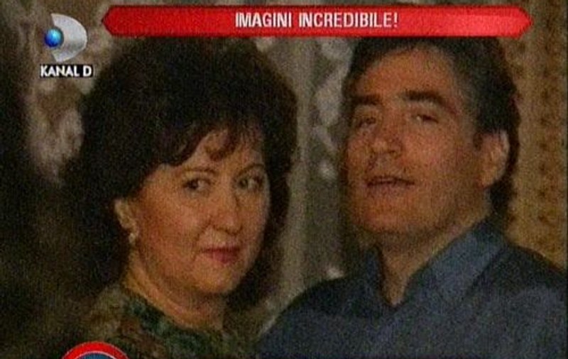 IMAGINI INEDITE! Uite CUM SE DISTRAU soții Roman și fiicele lor ÎN URMĂ CU 20 DE ANI | FOTO
