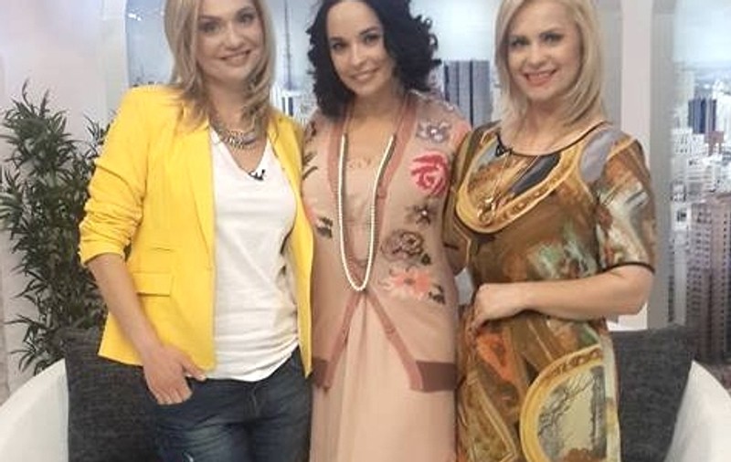 Uite ce au făcut prezentatoarele de la "Draga mea prietenă" ÎN SPATELE ANDREEI MARIN, CHIAR ÎN PLATOUL EMISIUNII! | FOTO ÎN ARTICOL 