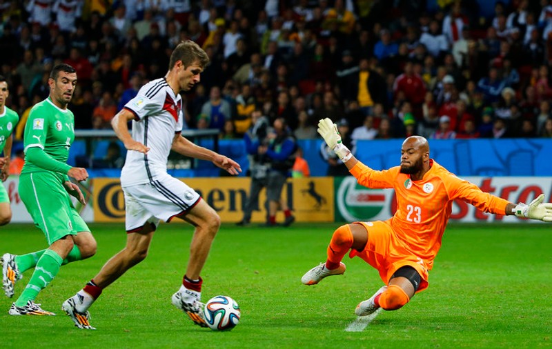 Portarul M'Bolhi a fost omul meciului Germania - Algeria