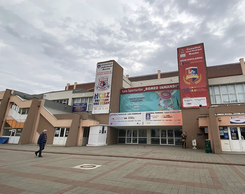 Buzăul așteaptă Eurovisionul cu WC-uri turcești! Primăria a scos din bugetul local 200.000 de euro pentru concursul organizat de TVR, dar n-a investit un leu în sala unde se va desfășura show-ul