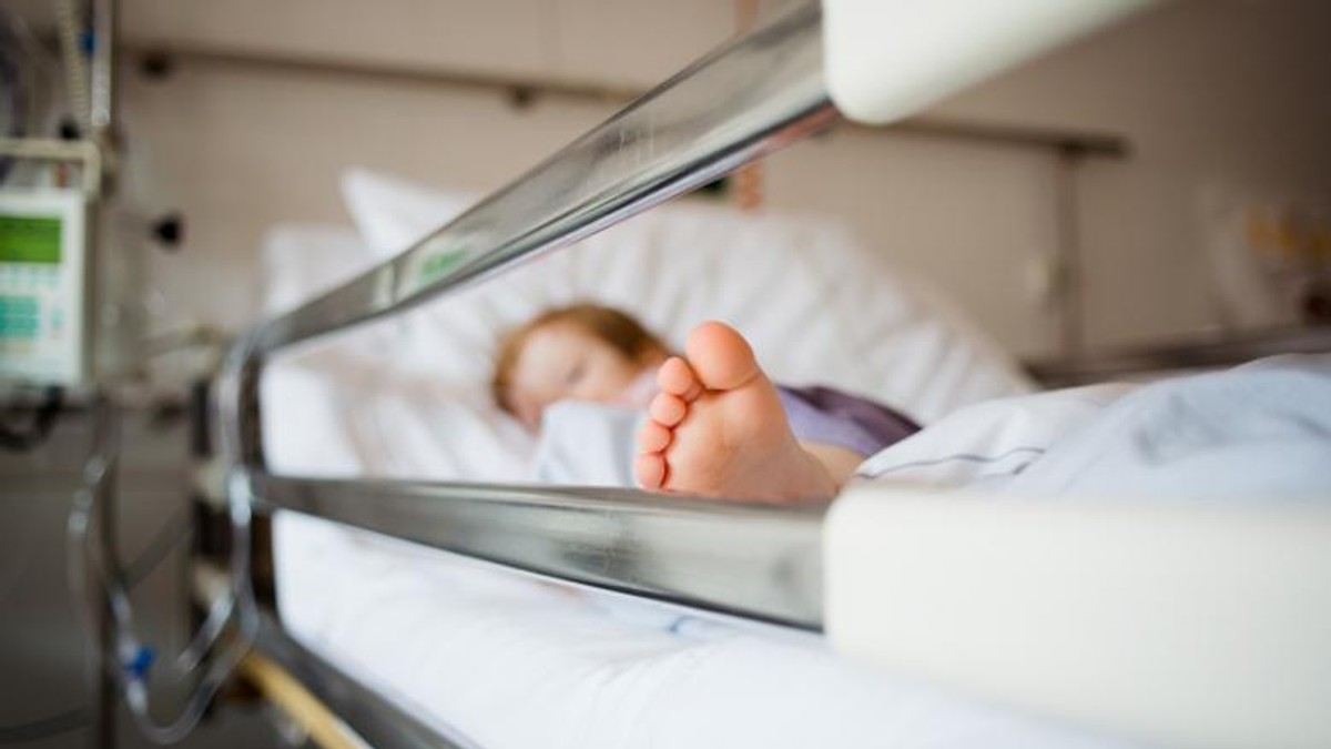 Mama unei fetițe cu pneumonie internată la Onești: ”În spital e frig ...
