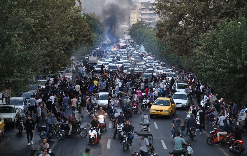 Forțele de securitate din Iran au atacat campusurile universitare și au făcut arestări: „Au așteptat să ieșim ca să ne bată cu bastoanele”