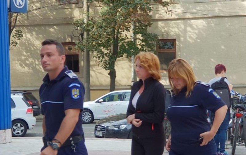 Șefa unui serviciu din Finanțele Publice Timiș, cercetată pentru o mită de 3.000 de lei. De ce a primit banii