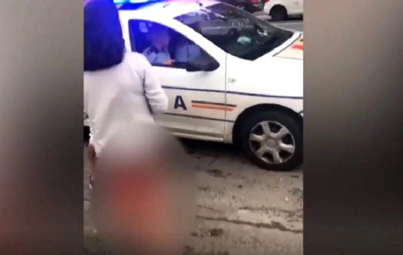 Cazul fetei găsite plină de sânge pe stradă în Galați. Polițiștii care n-au ajutat-o, vizați de un dosar penal pentru abuz în serviciu