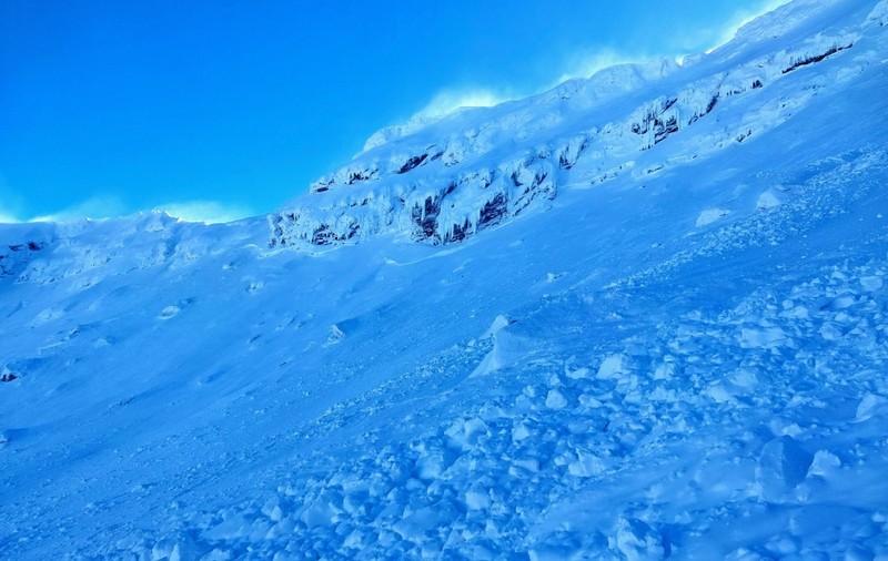 Avalanșă uriașă la Bâlea Lac. Salvamontiștii nu au mai văzut așa ceva de ani buni